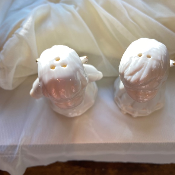 Formalities by Baum Brothers Kissing Angels Salt and Pepper Shakers - Picture 6 of 12
